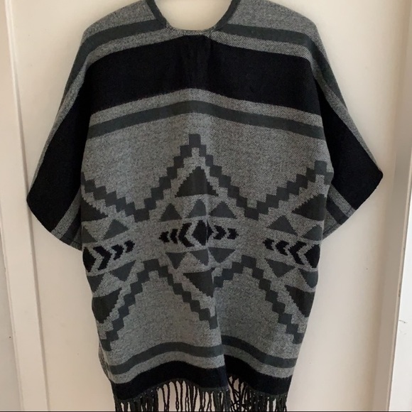 Hollister Poncho - Picture 2 of 4